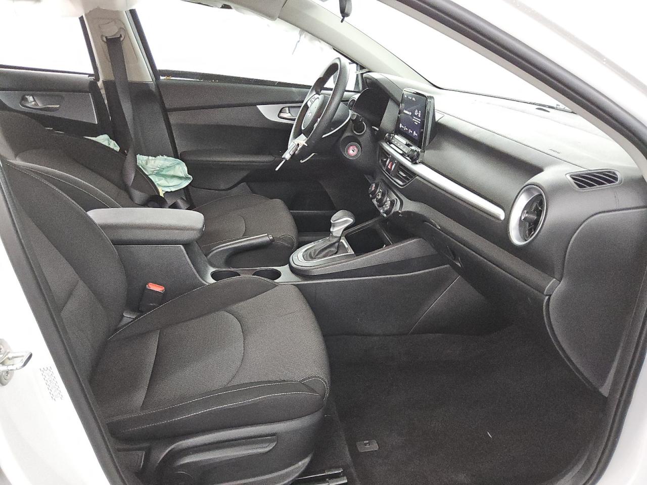 2024 Kia Forte - Image 7