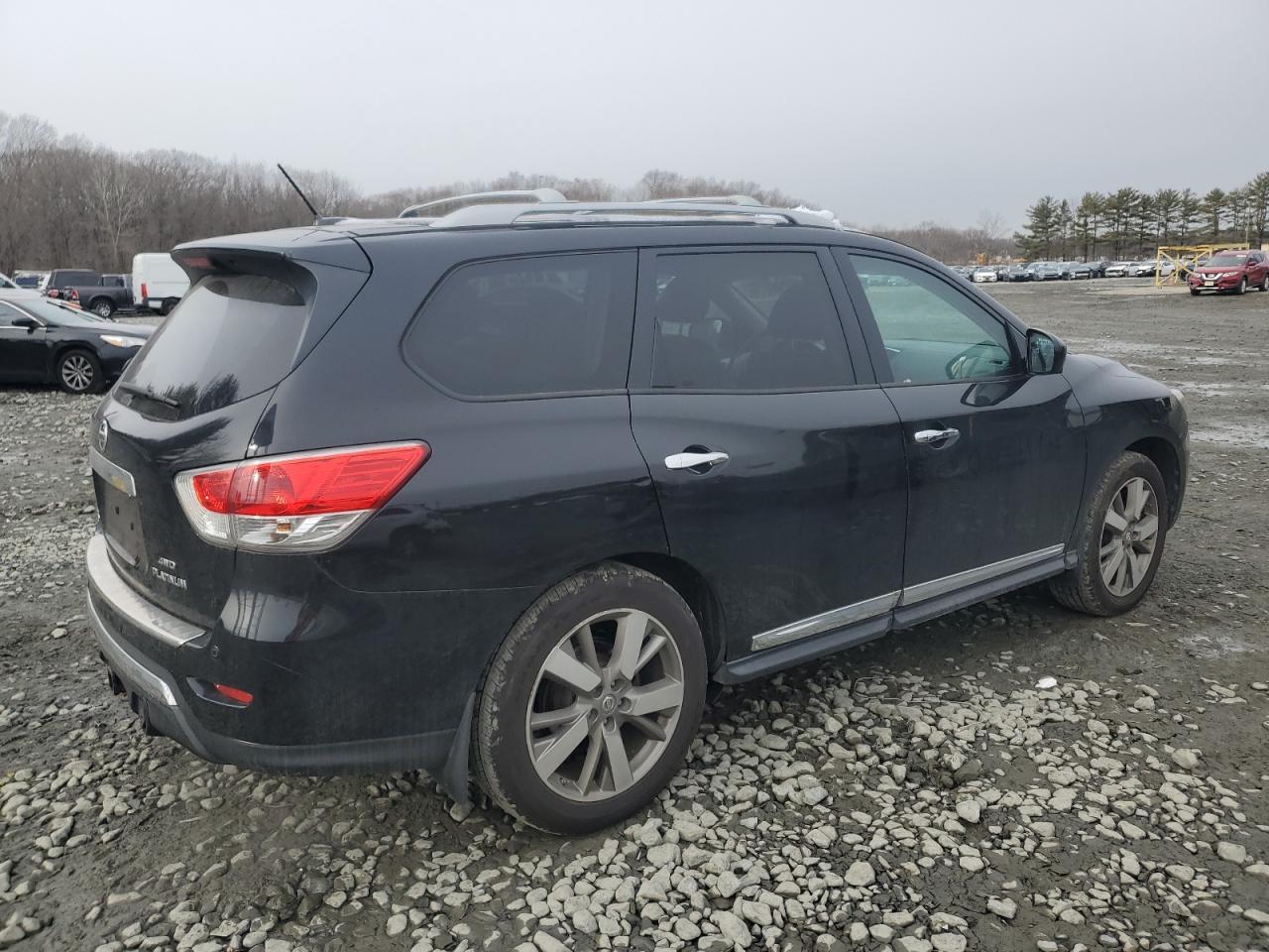 2015 Nissan Pathfinder - Image 3