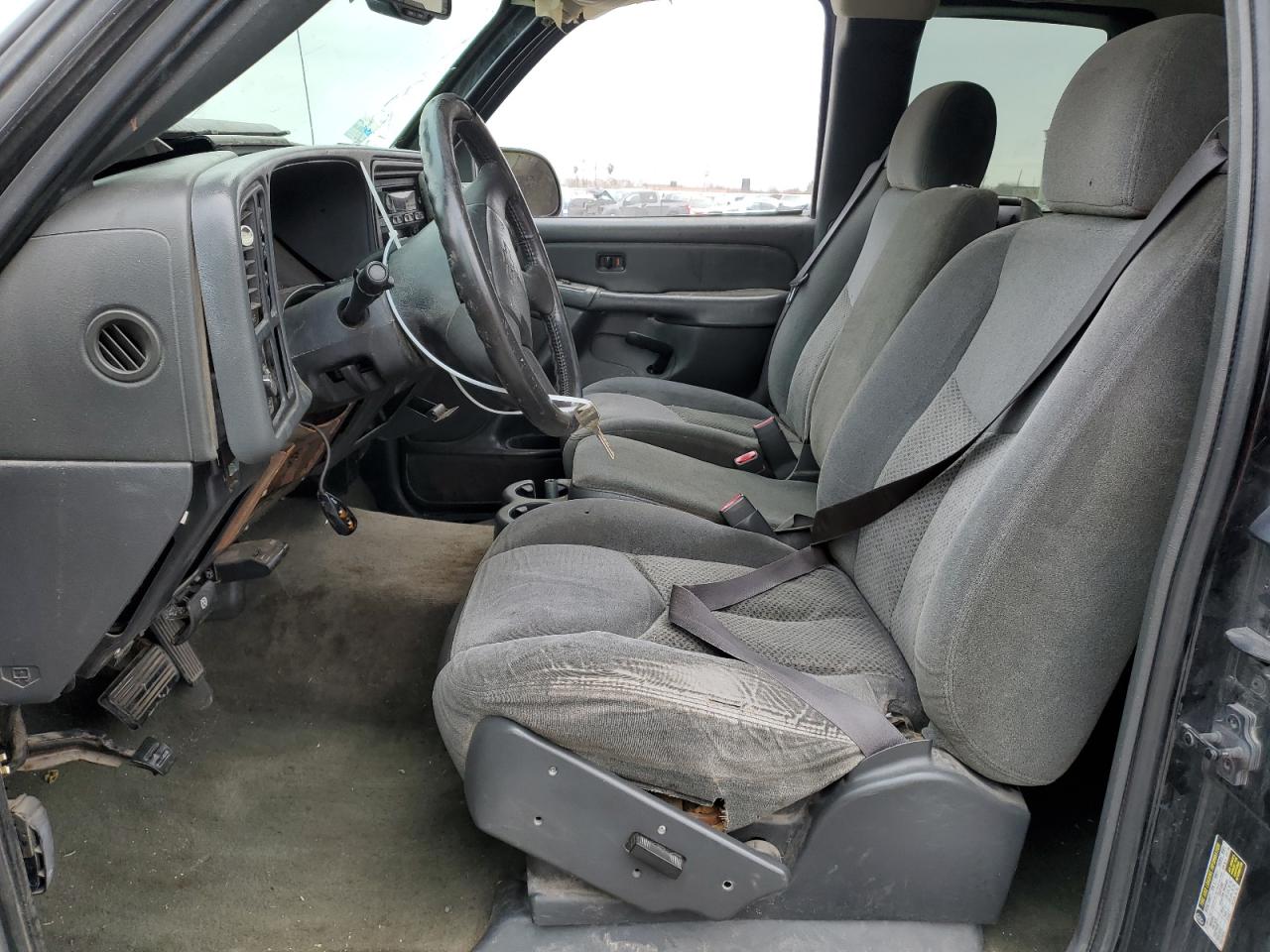 2004 Chevrolet Silverado - Image 7