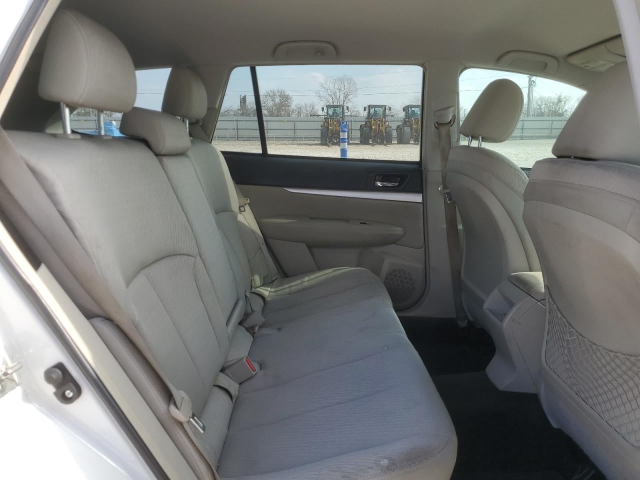 2012 Subaru Outback - Image 11