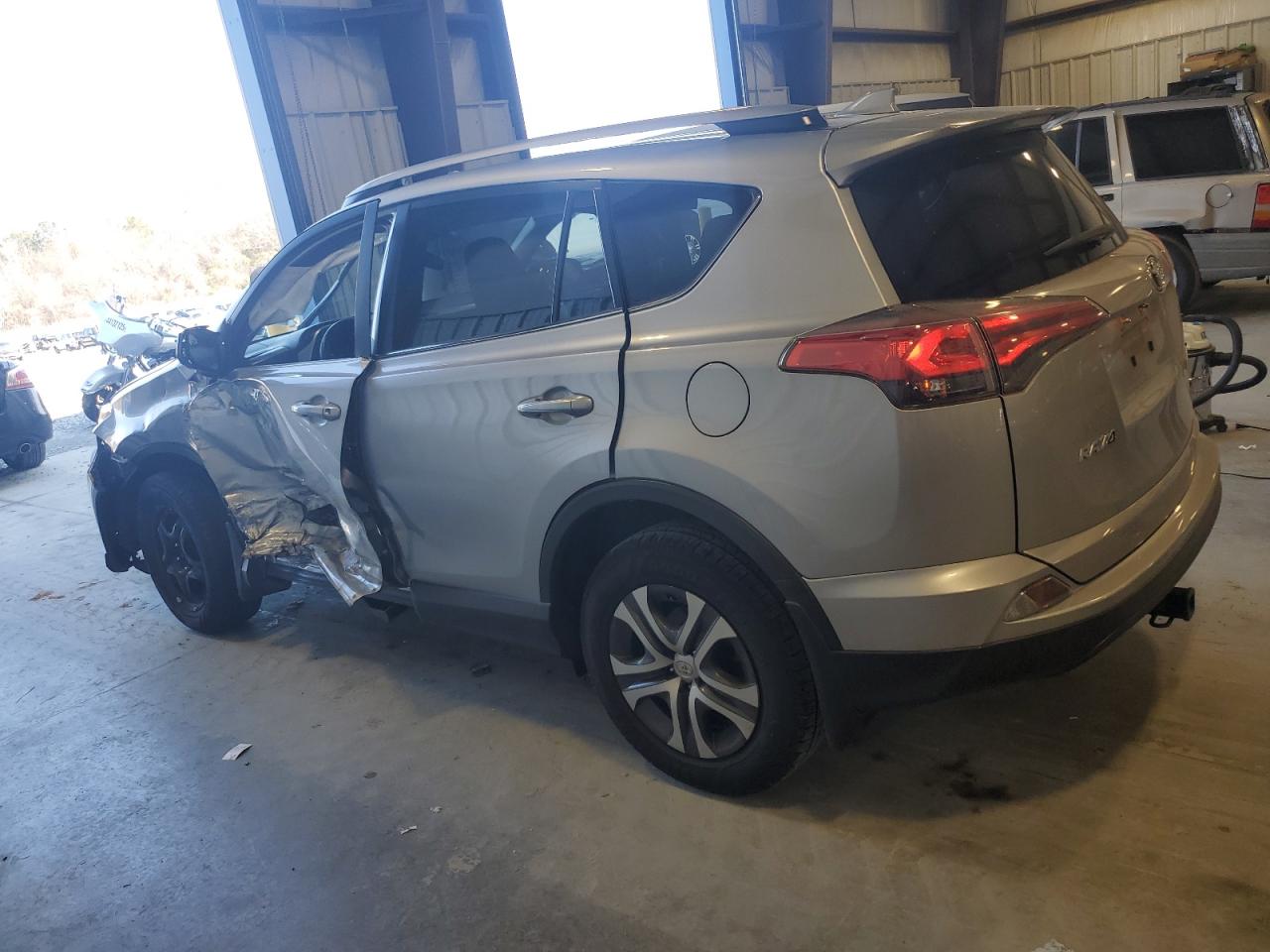 2018 Toyota RAV 4 - Image 2