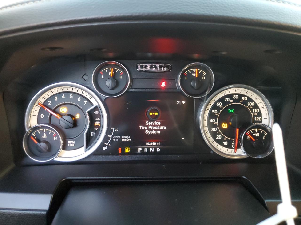 2016 RAM 1500 - Image 9