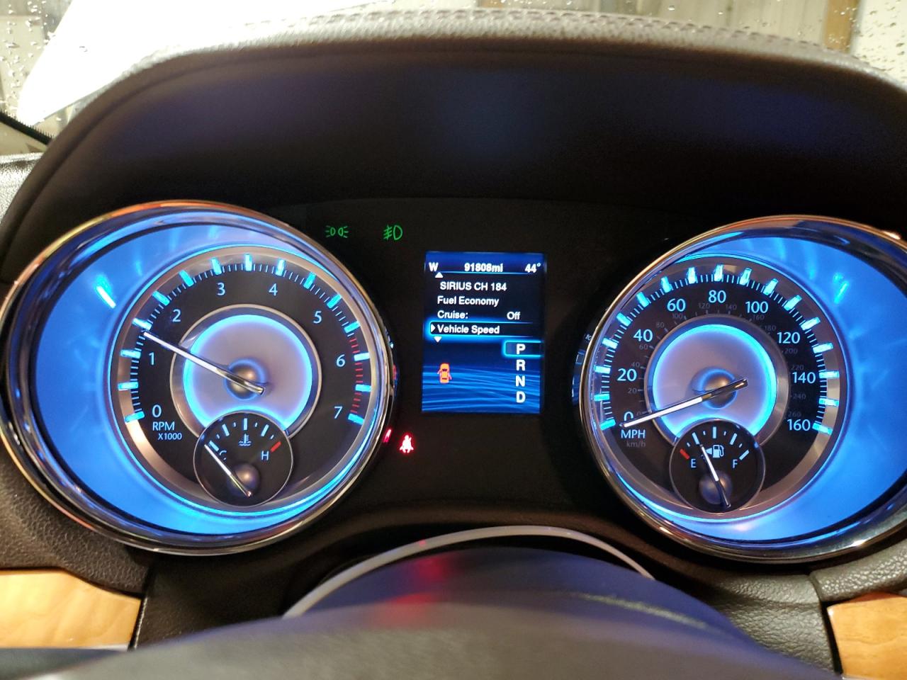 2013 Chrysler 300 - Image 9