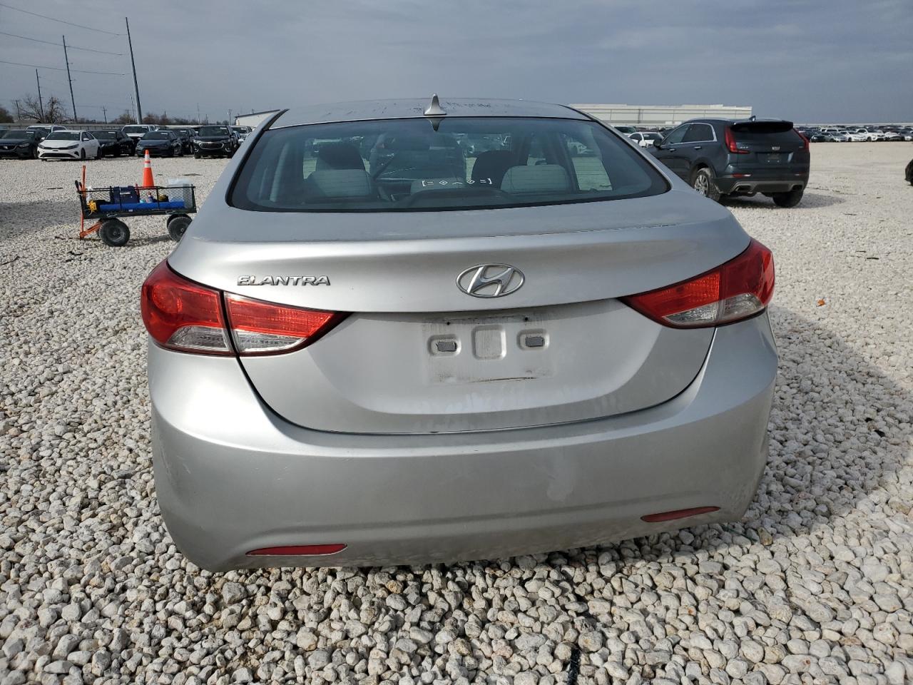 2012 Hyundai Elantra - Image 6