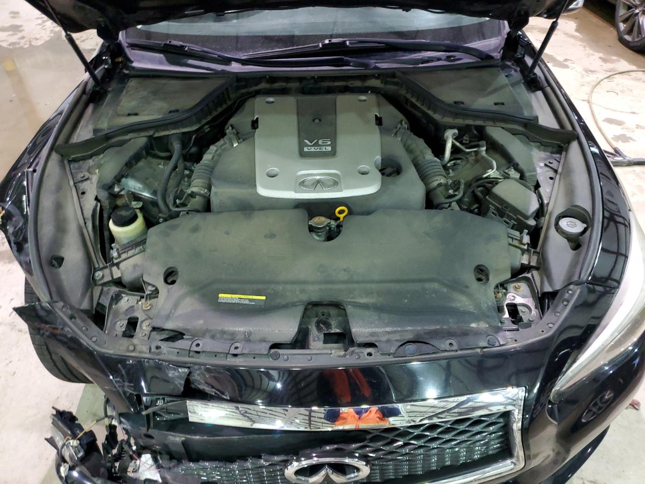 2015 Infiniti Q50 - Image 11