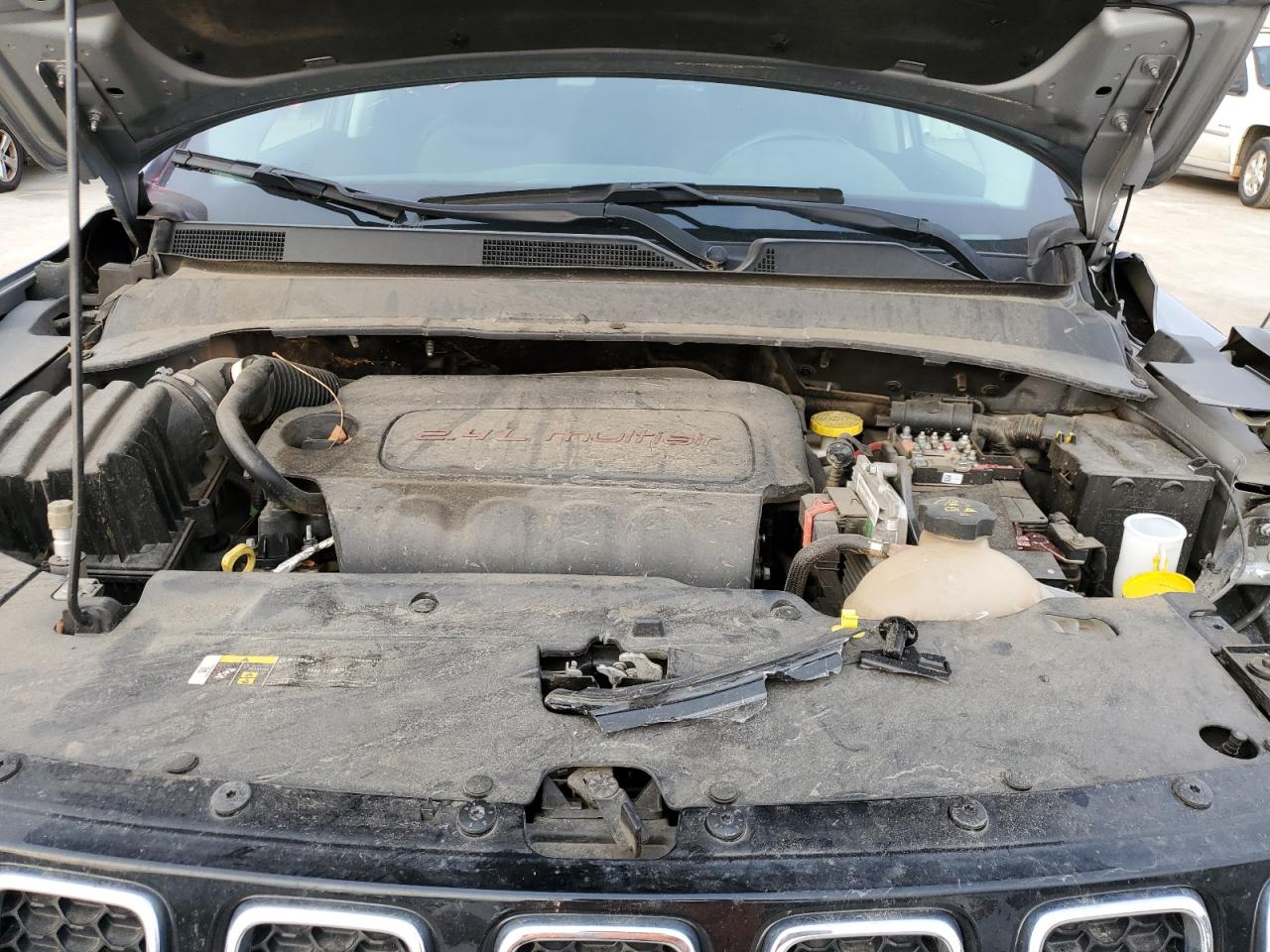 2018 Jeep Compass - Image 12