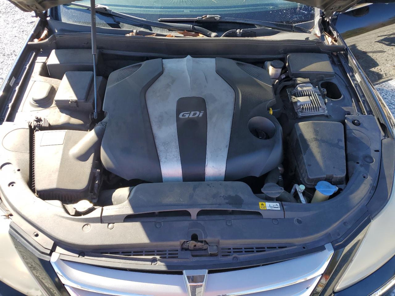 2012 Hyundai Genesis - Image 13