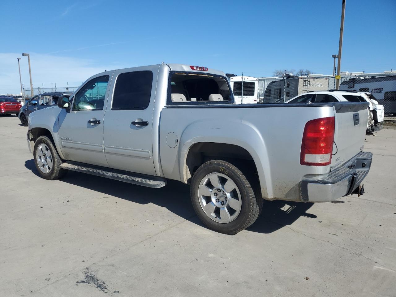 2009 GMC Sierra - Image 2