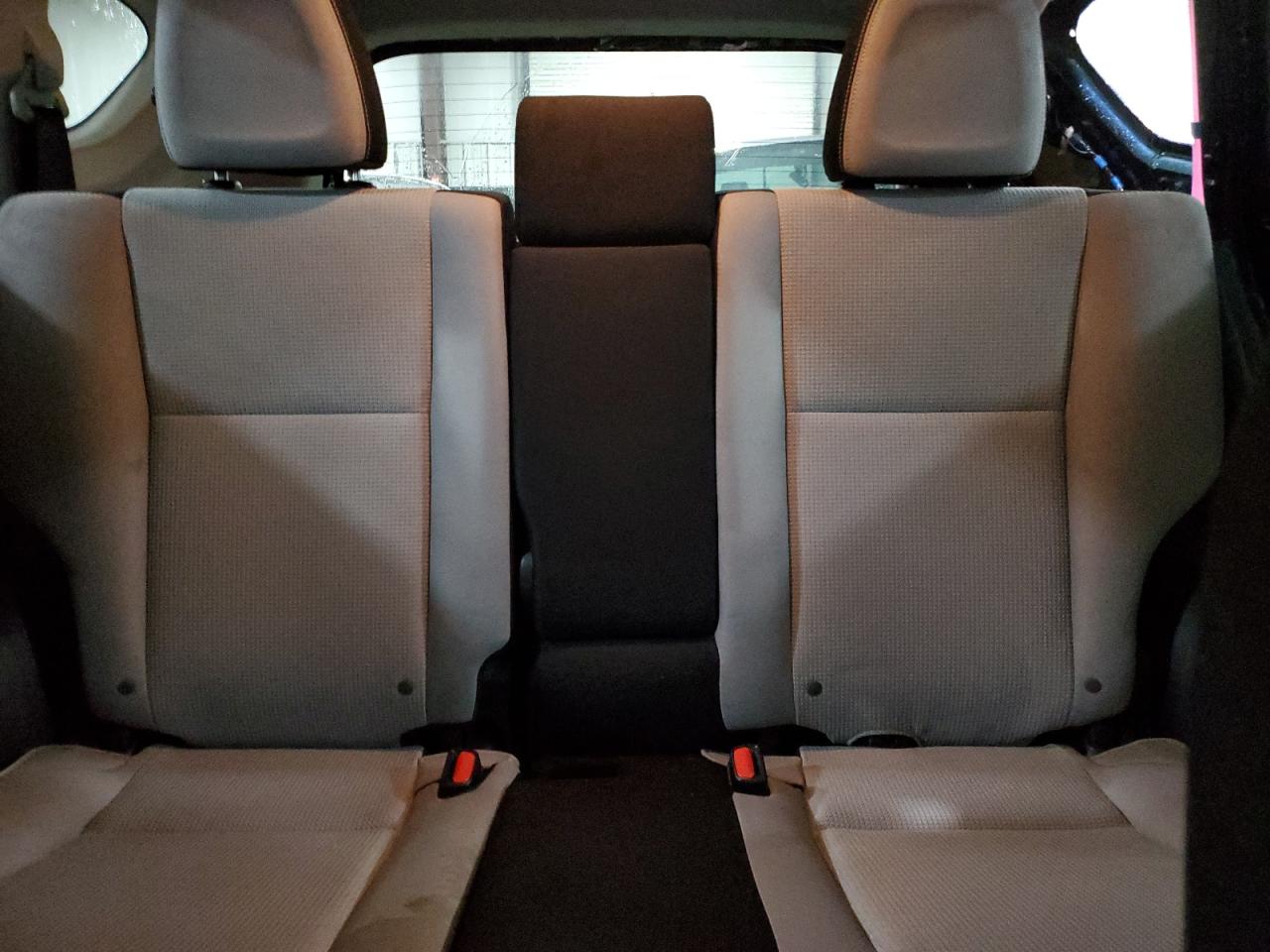 2018 Toyota RAV 4 - Image 10