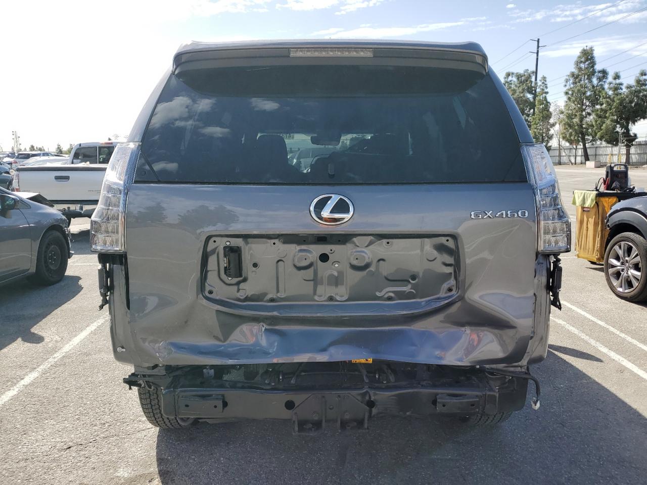 2022 Lexus GX - Image 6