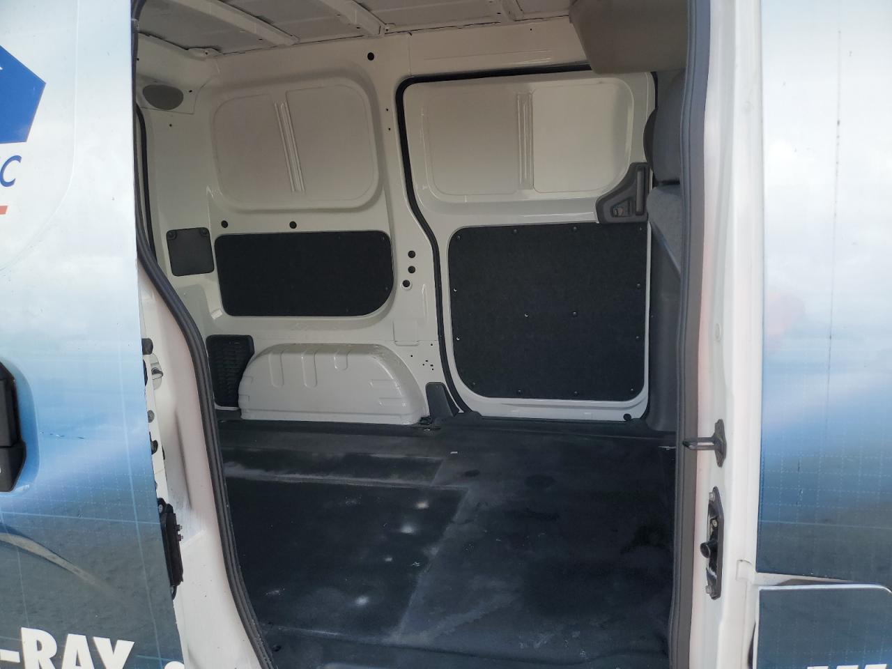 2015 Nissan NV - Image 11