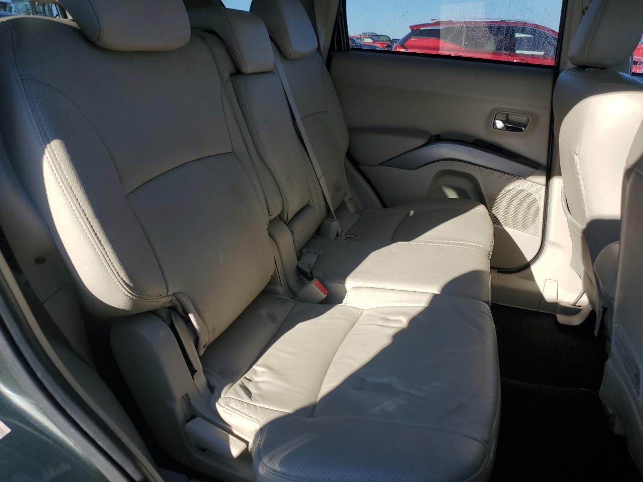 2008 Mitsubishi Outlander - Image 11