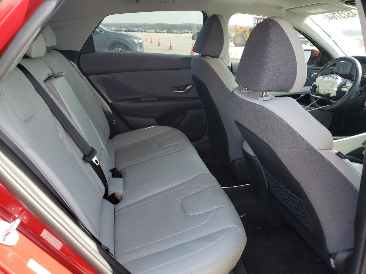 2021 Hyundai Elantra - Image 10