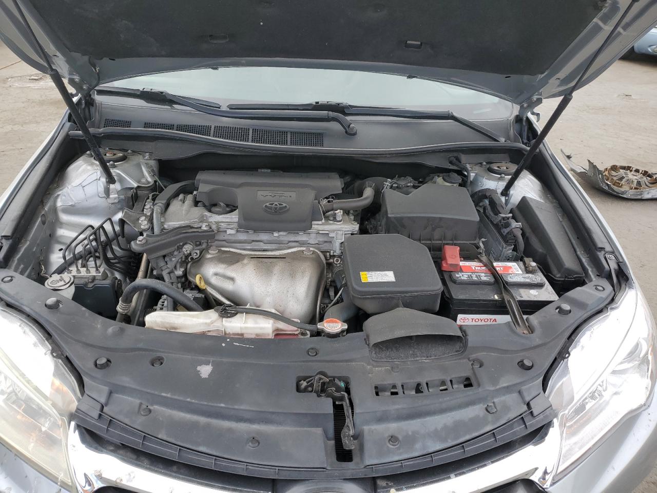 2016 Toyota Camry - Image 11