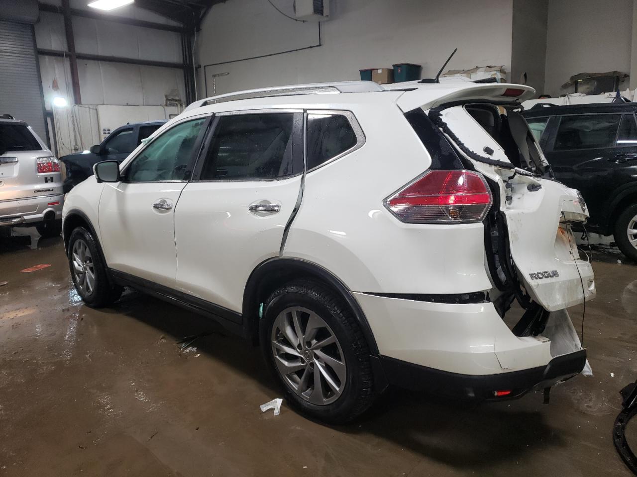 2015 Nissan Rogue - Image 2