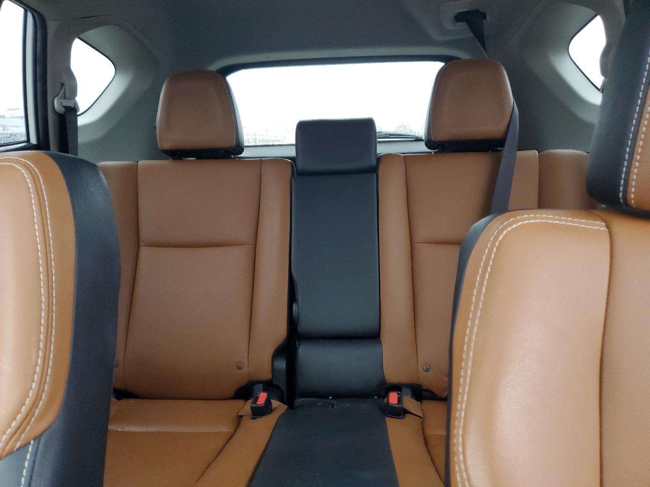 2016 Toyota RAV 4 - Image 10
