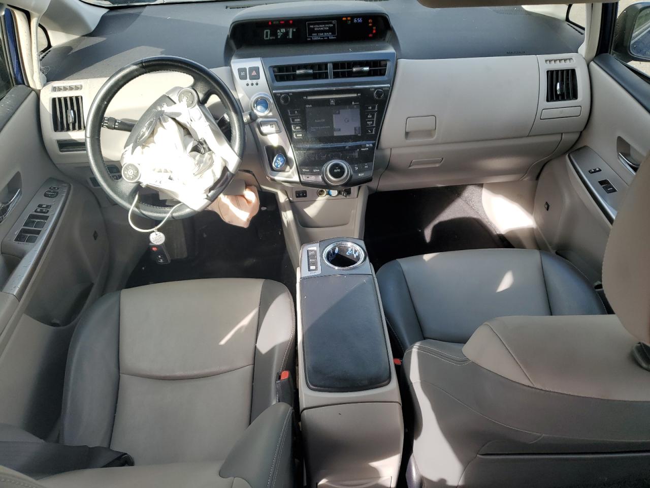 2015 Toyota Prius - Image 8