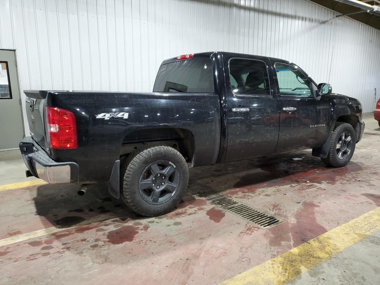 2013 Chevrolet Silverado - Image 3