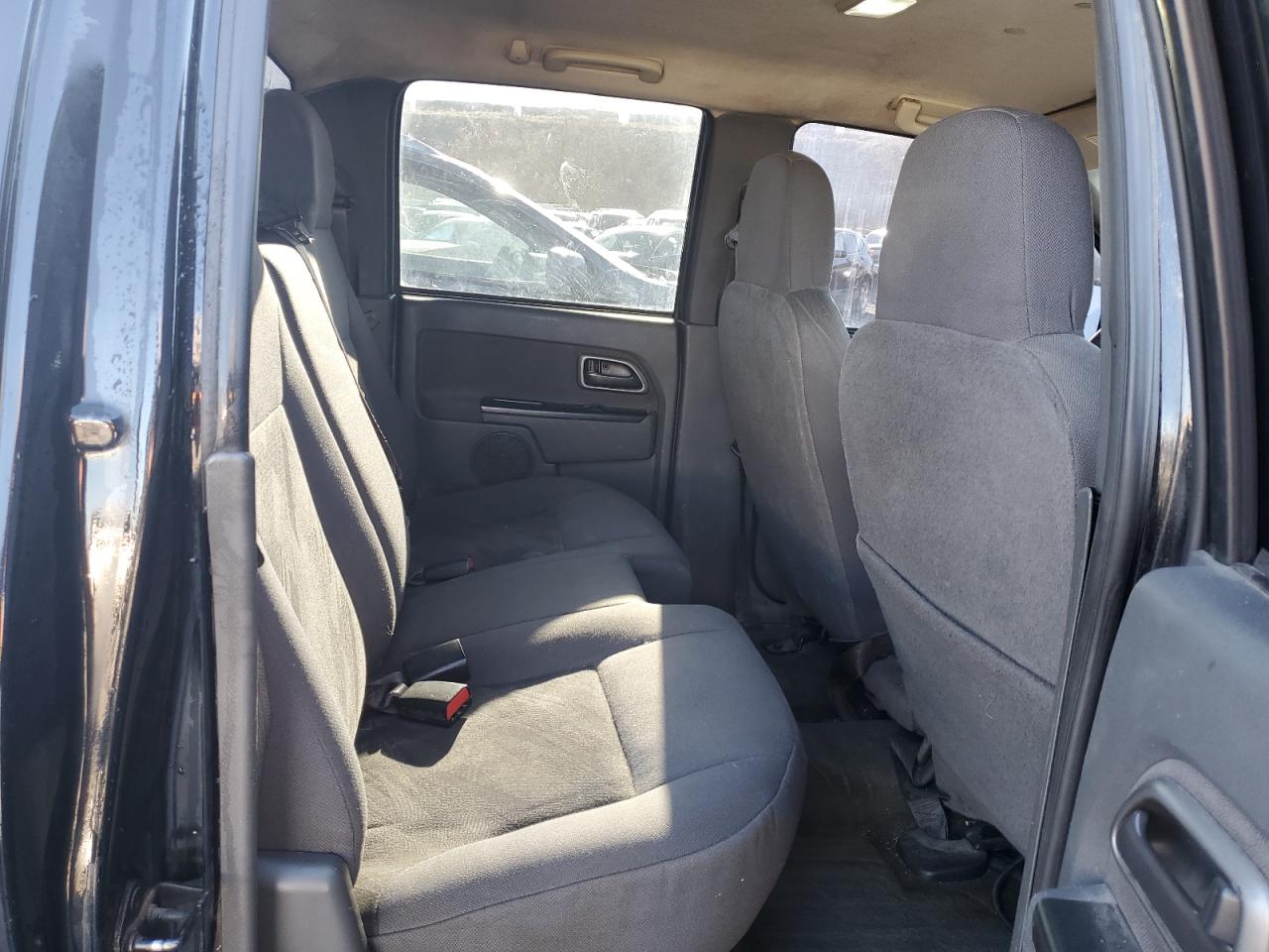 2004 Chevrolet Colorado - Image 10