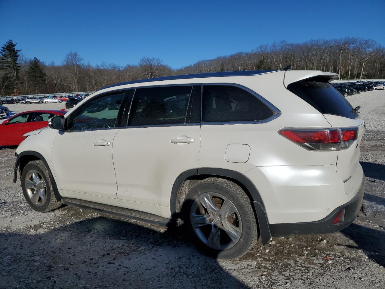 2015 Toyota Highlander - Image 2