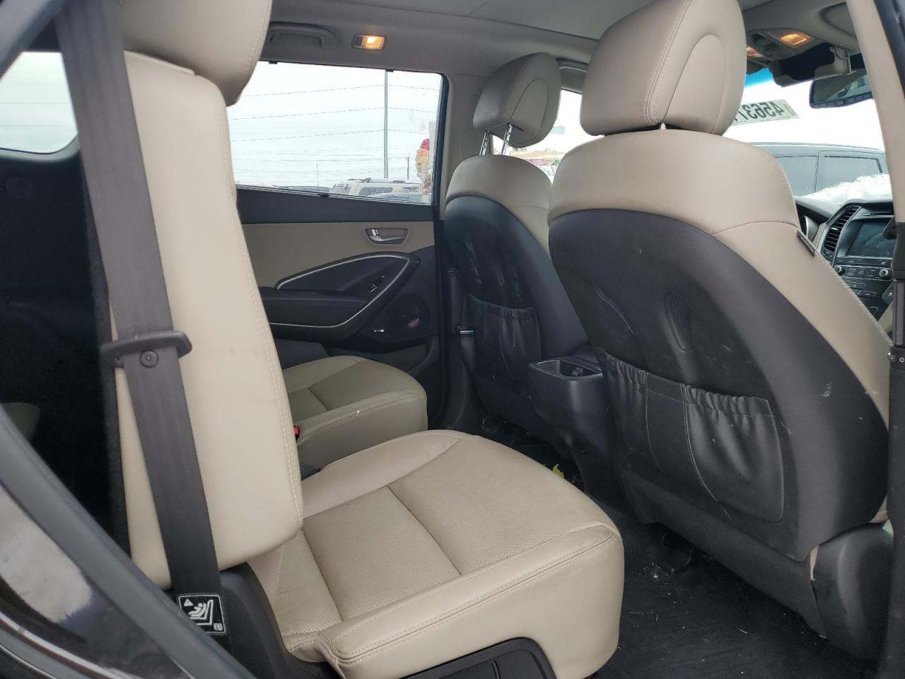 2018 Hyundai Santa Fe - Image 11