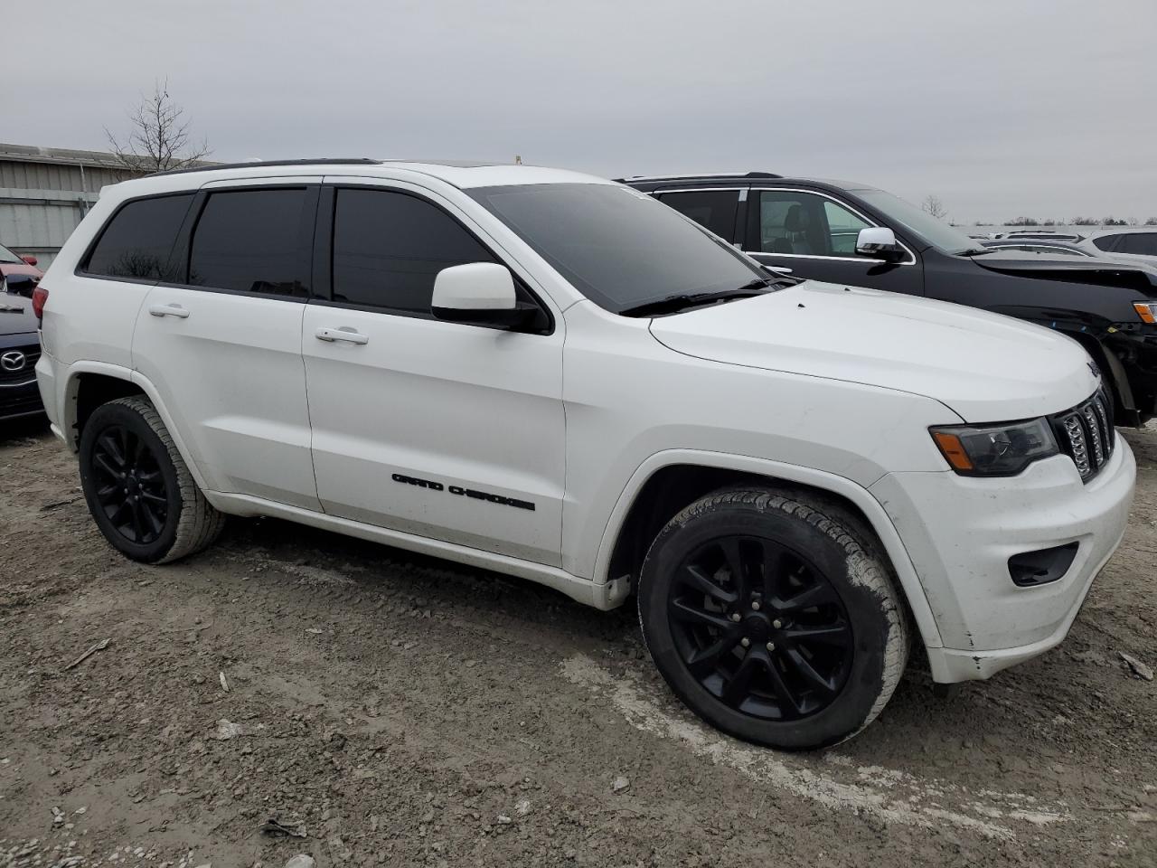 2018 Jeep Grand Cherokee - Image 4