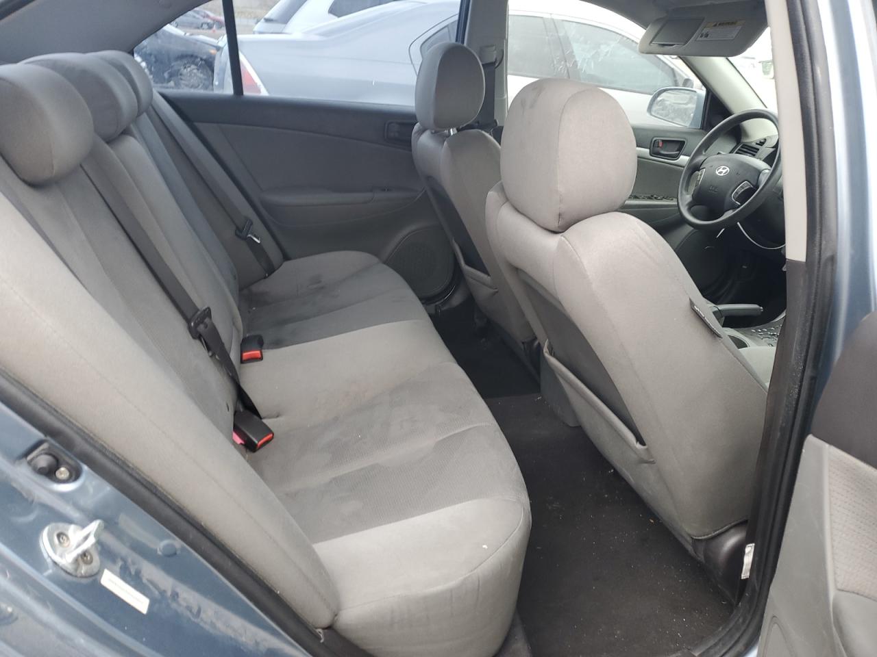 2009 Hyundai Sonata - Image 11