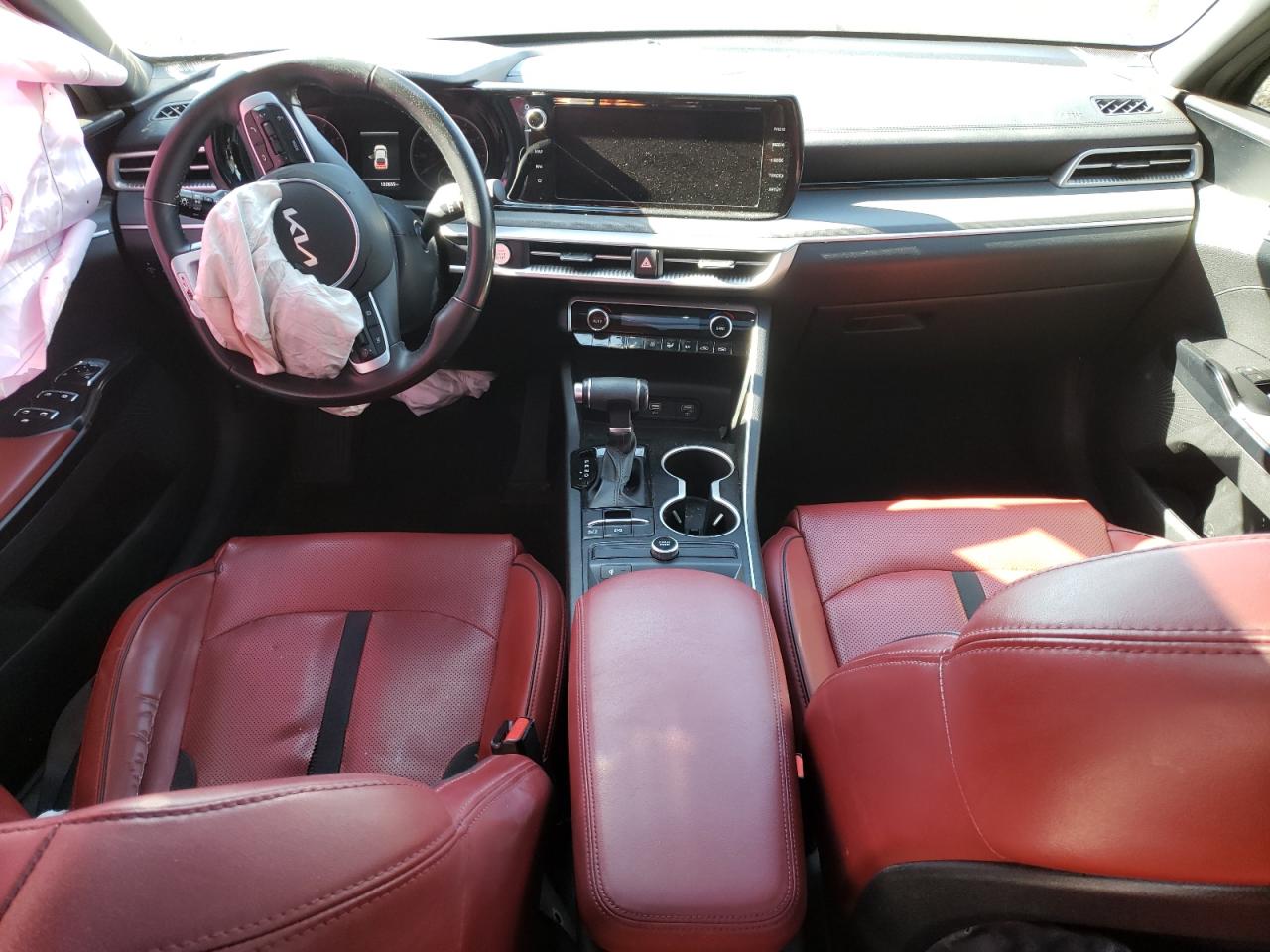 2022 Kia K5 - Image 8