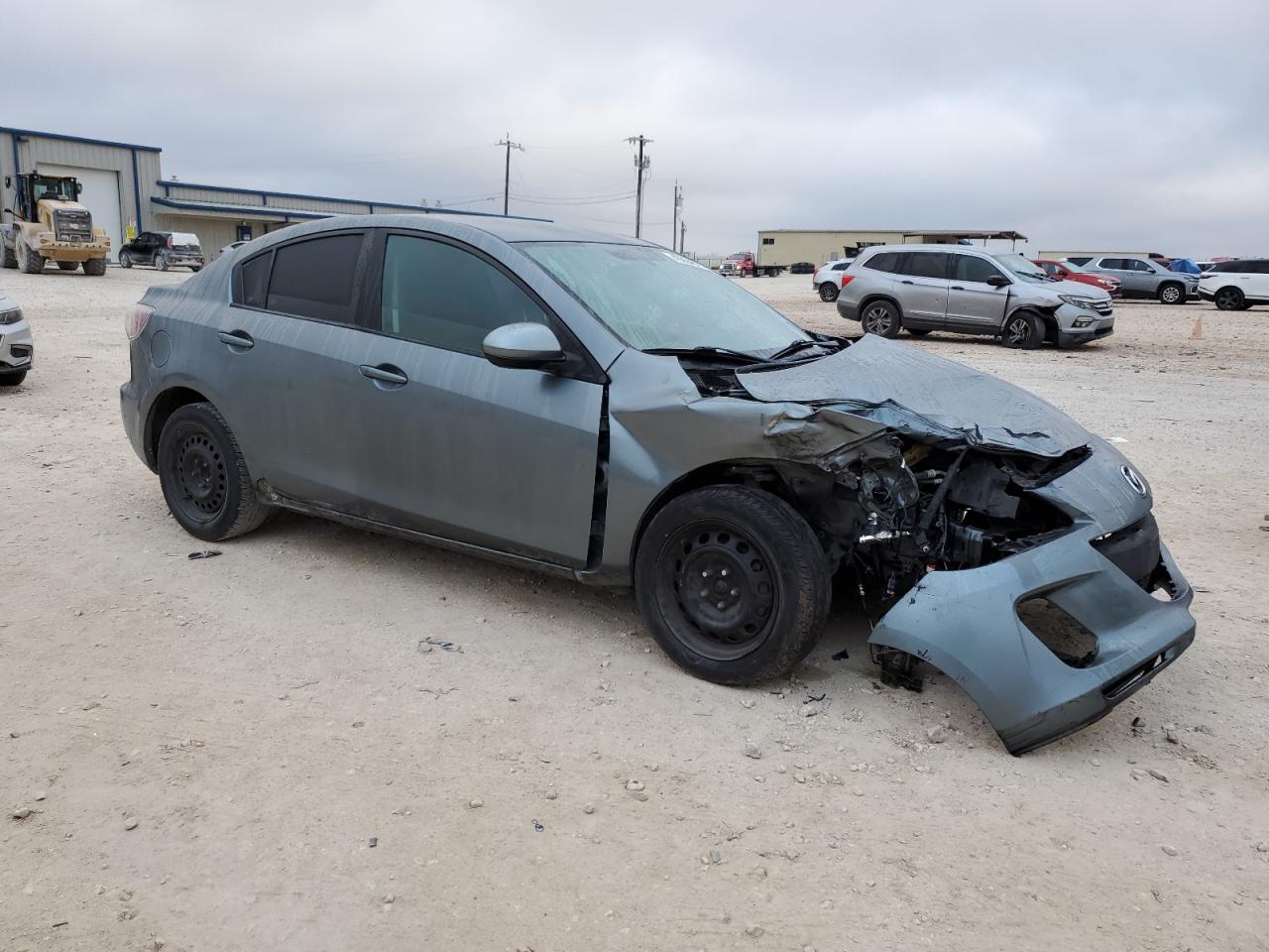 2013 Mazda 3 - Image 4