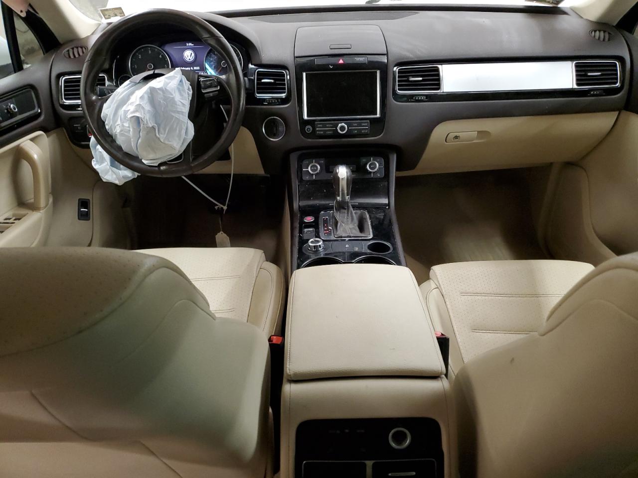 2014 Volkswagen Touareg - Image 8