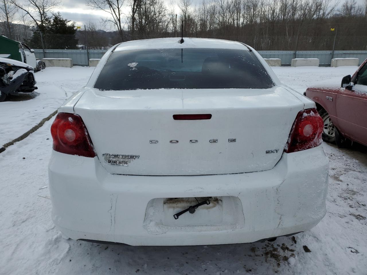 2014 Dodge Avenger - Image 6