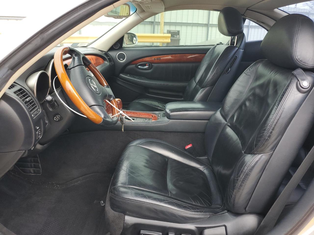 2002 Lexus SC - Image 7