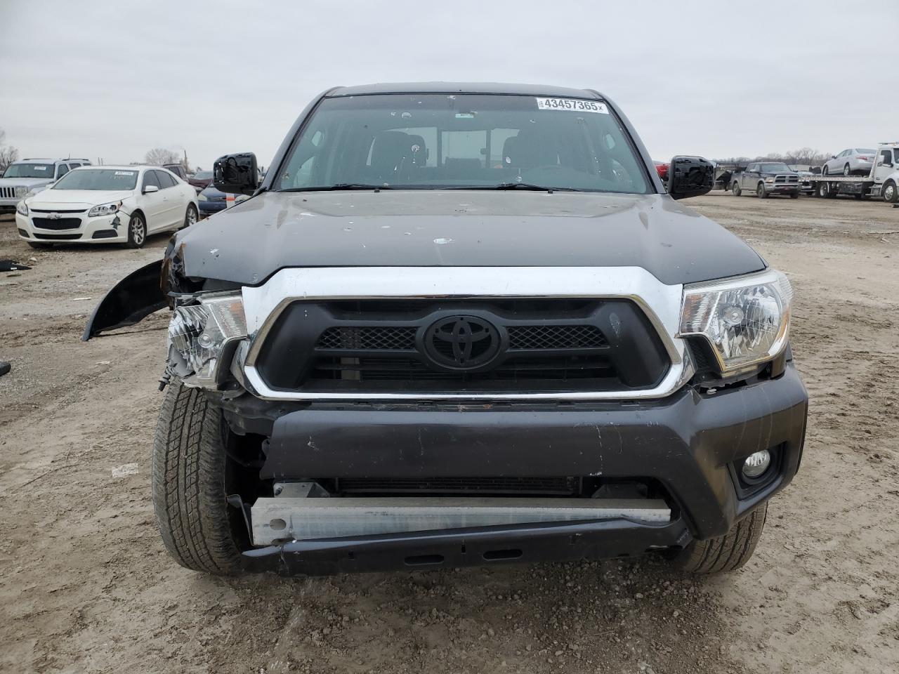 2014 Toyota Tacoma - Image 5