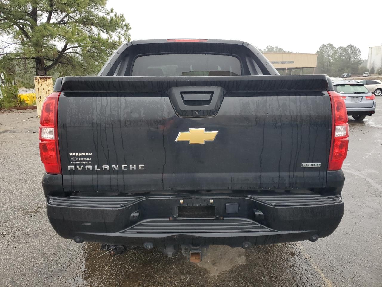2011 Chevrolet Avalanche - Image 6