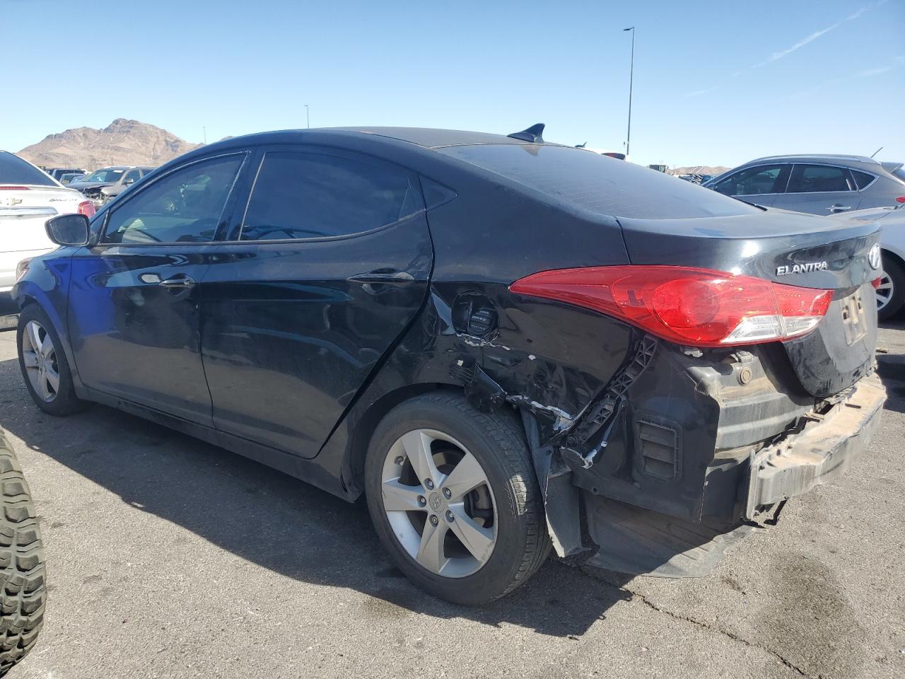 2013 Hyundai Elantra - Image 2