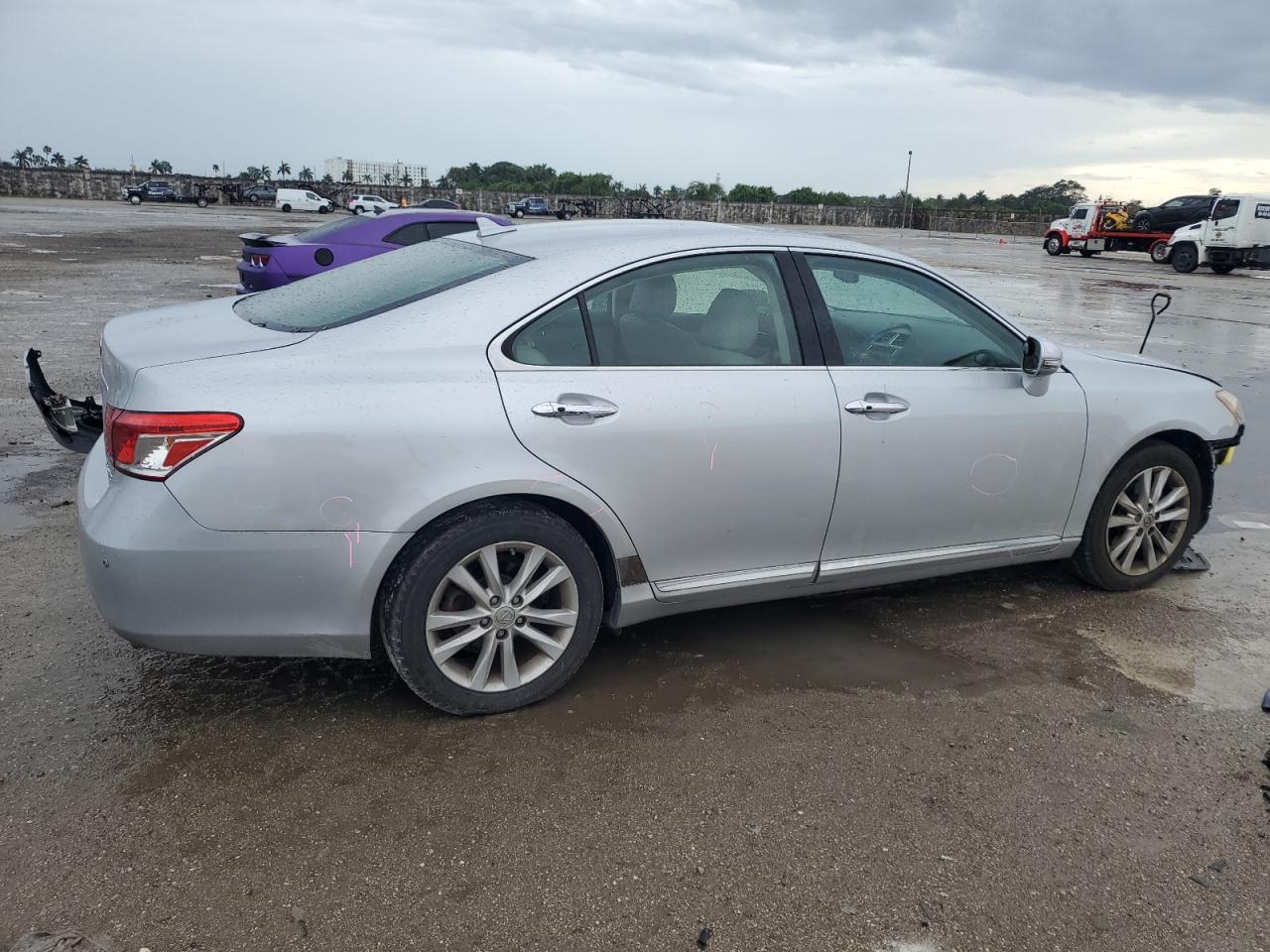2011 Lexus ES - Image 3