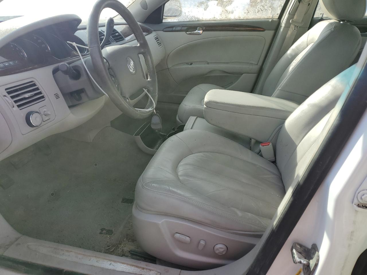 2011 Buick Lucerne - Image 7