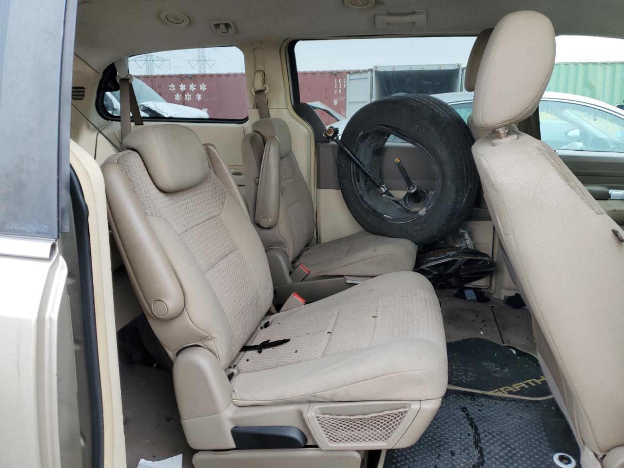 2008 Chrysler Town & Country - Image 11