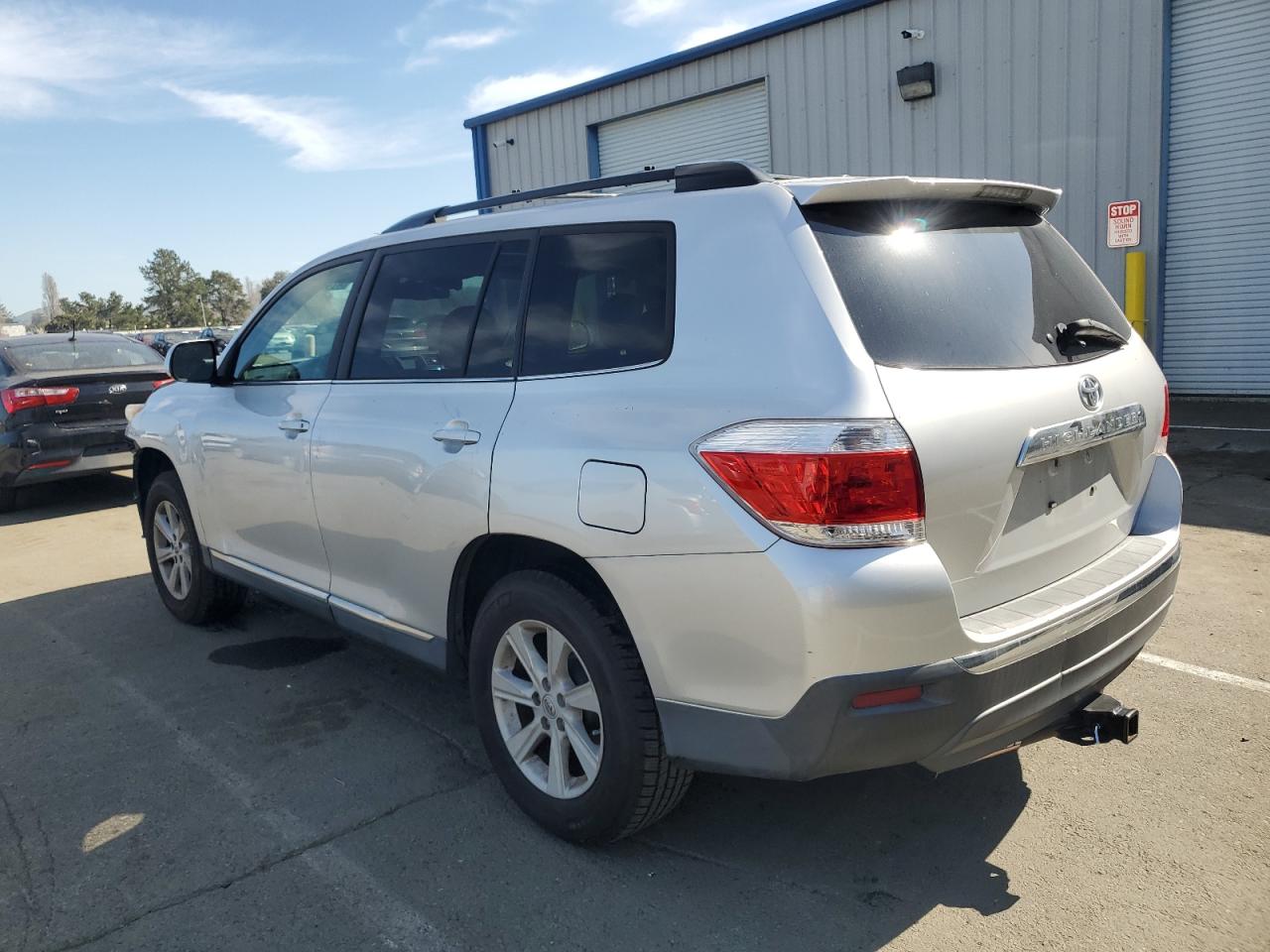 2013 Toyota Highlander - Image 2