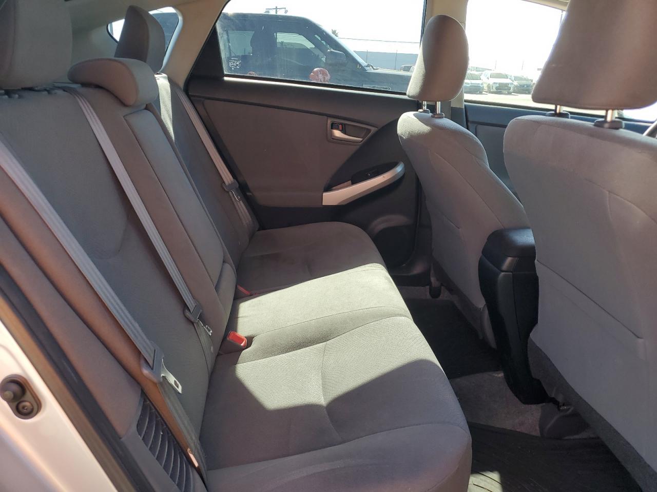 2015 Toyota Prius - Image 10