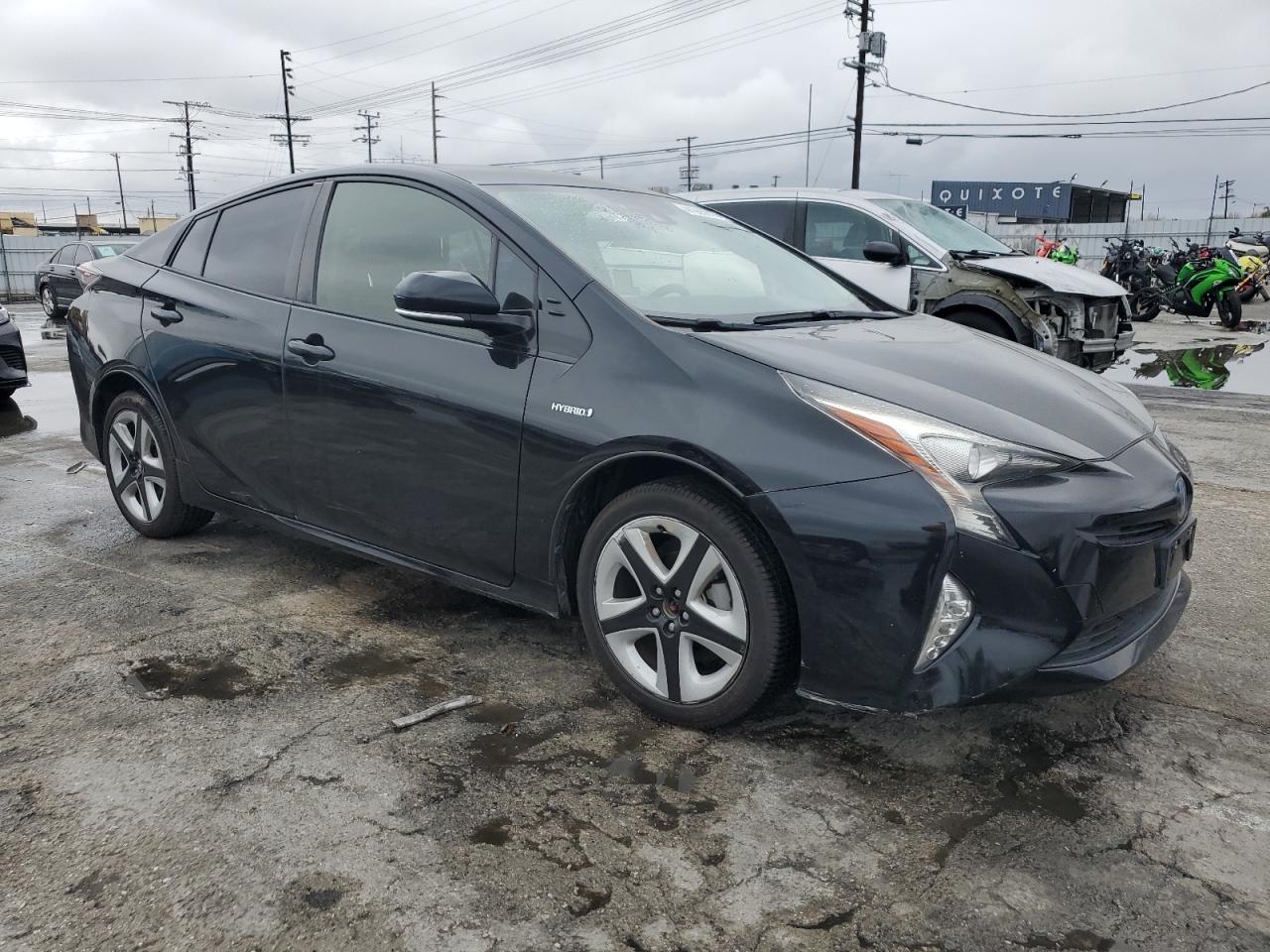 2017 Toyota Prius - Image 4