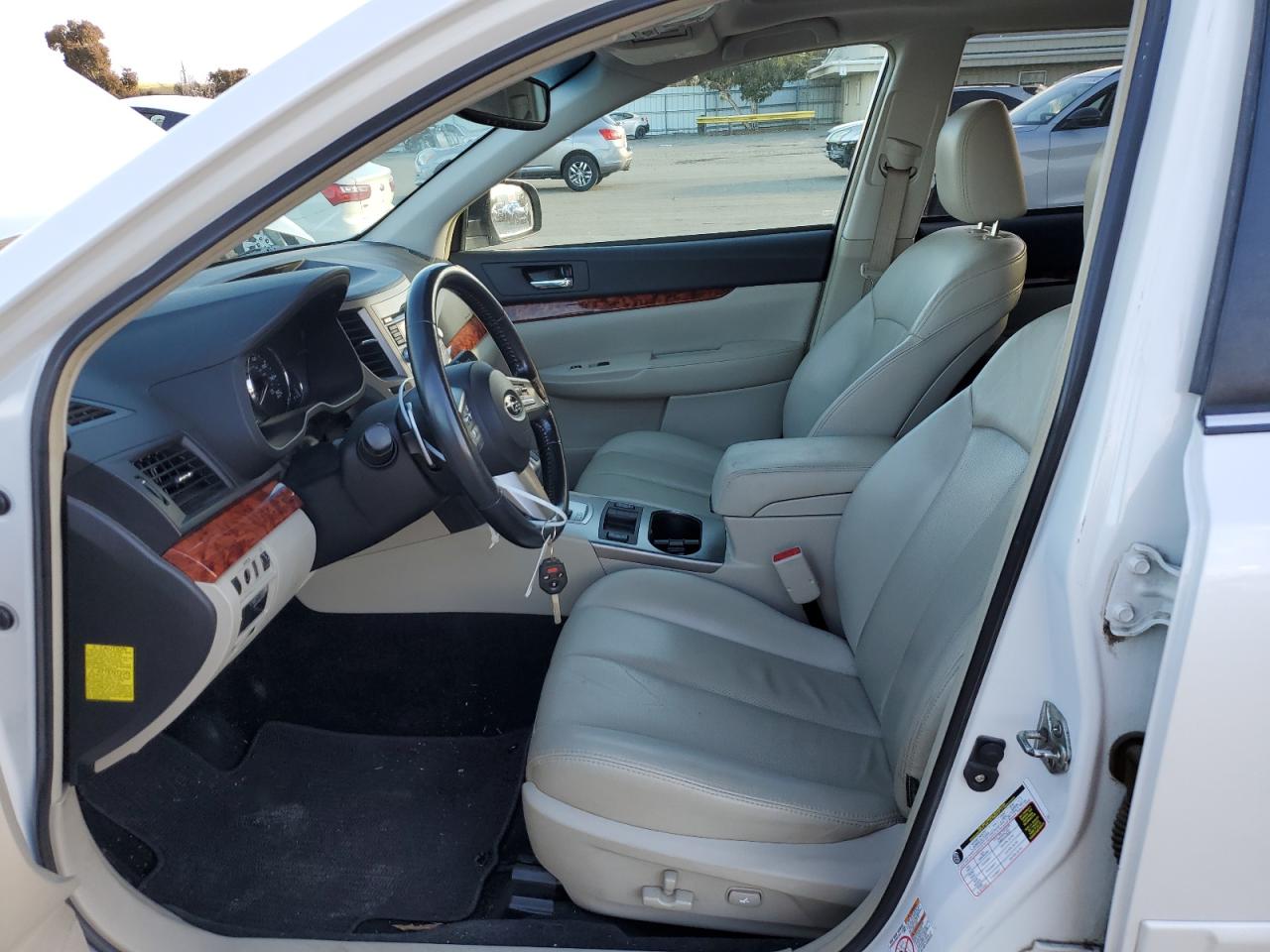 2011 Subaru Outback - Image 7