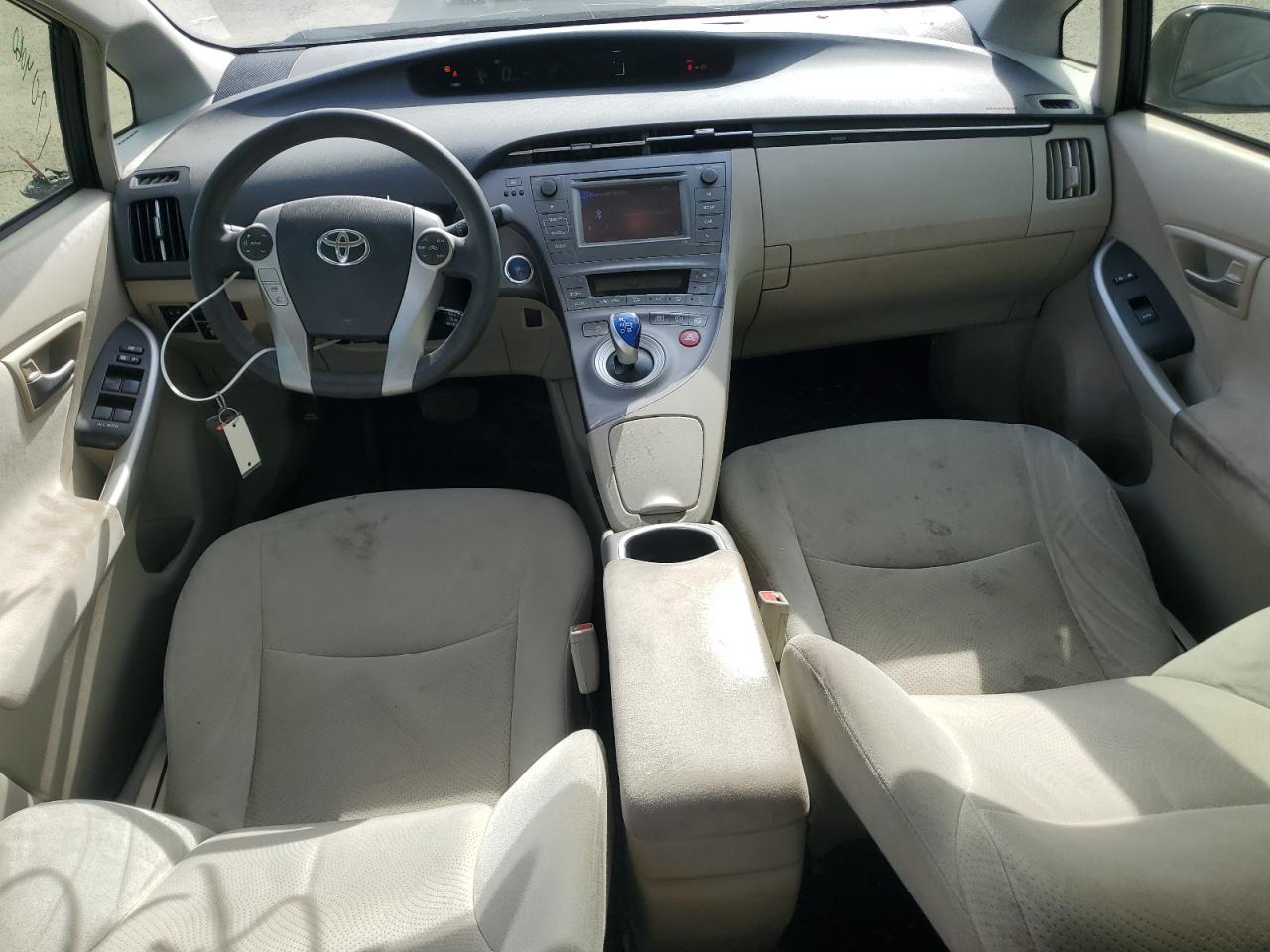 2015 Toyota Prius - Image 8