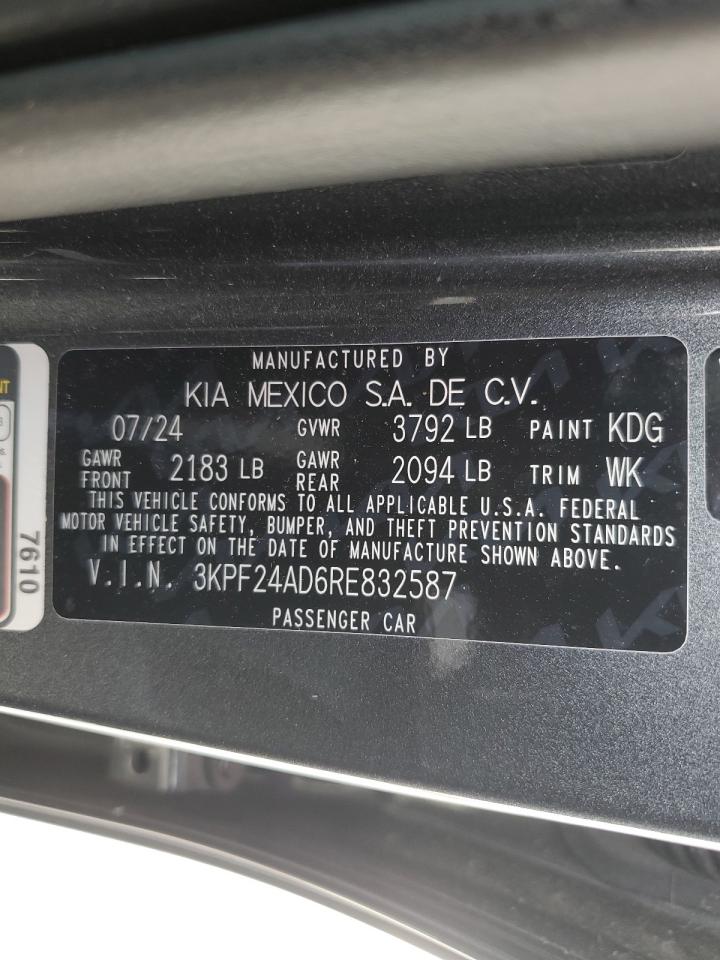 2024 Kia Forte - Image 13