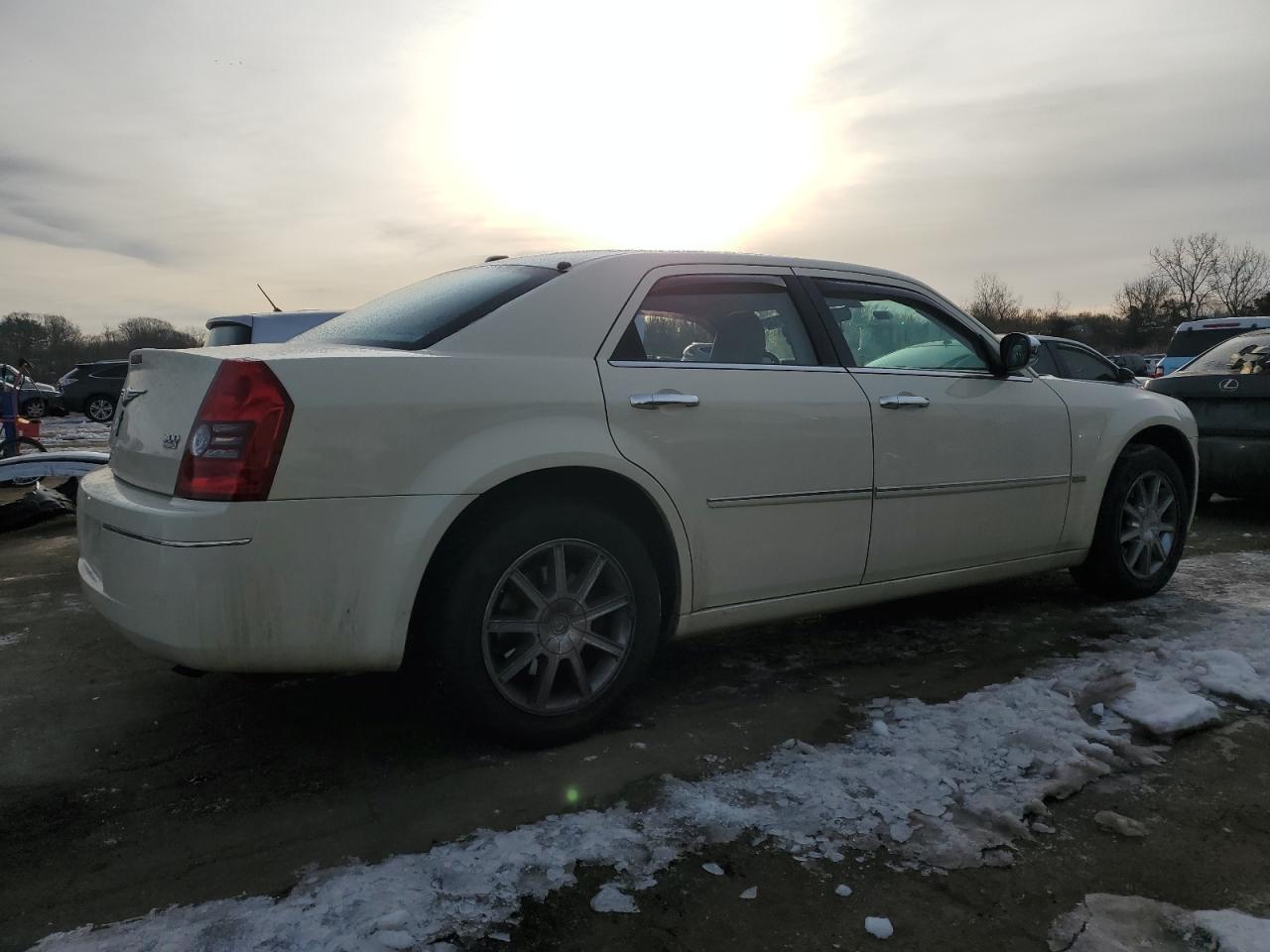 2010 Chrysler 300 - Image 3