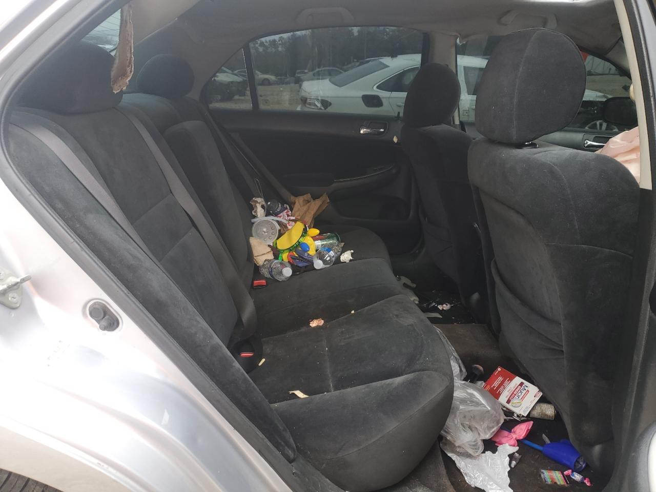 2004 Honda Accord - Image 10