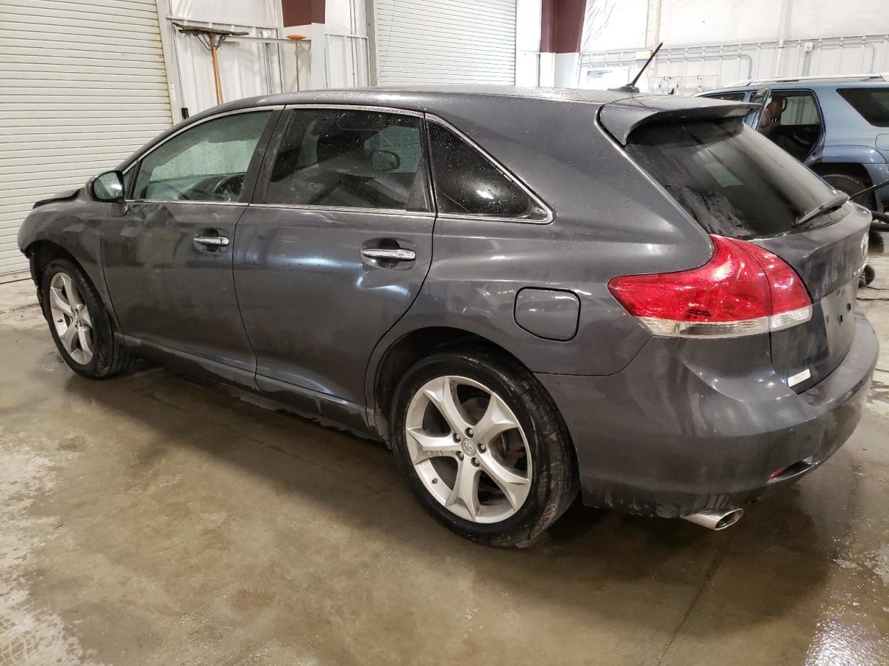 2009 Toyota Venza - Image 2