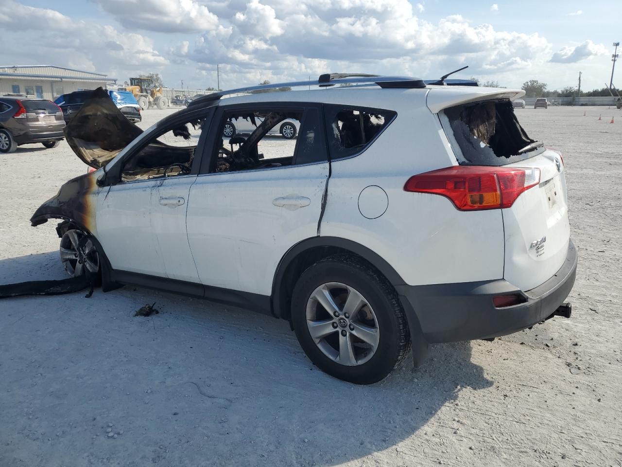 2015 Toyota RAV 4 - Image 2