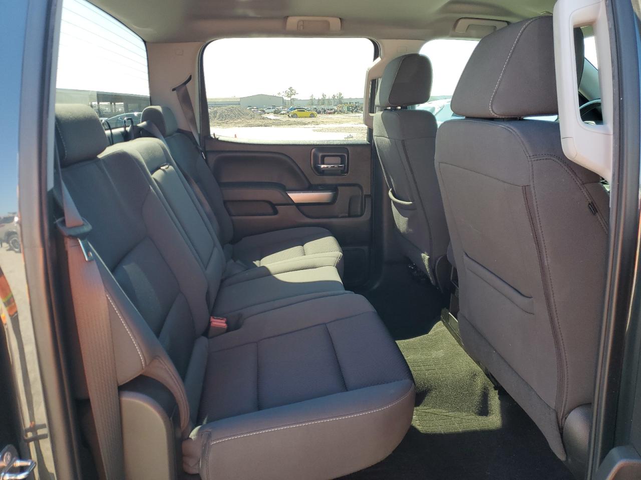 2018 Chevrolet Silverado - Image 11