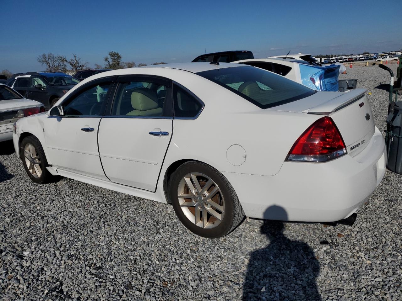 2016 Chevrolet Impala - Image 2